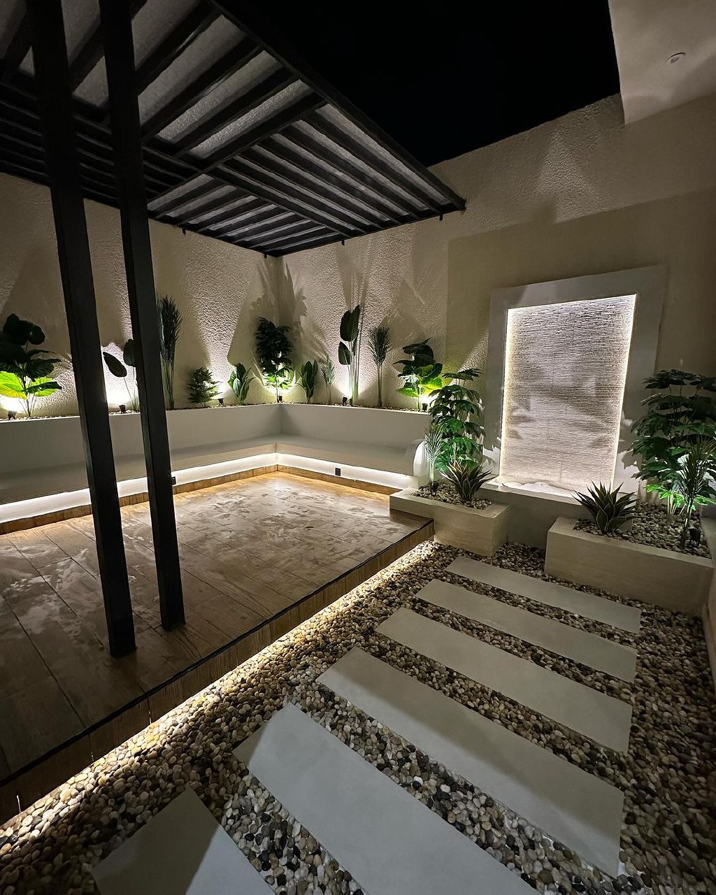 مظلات وجلسات خارجية (20)