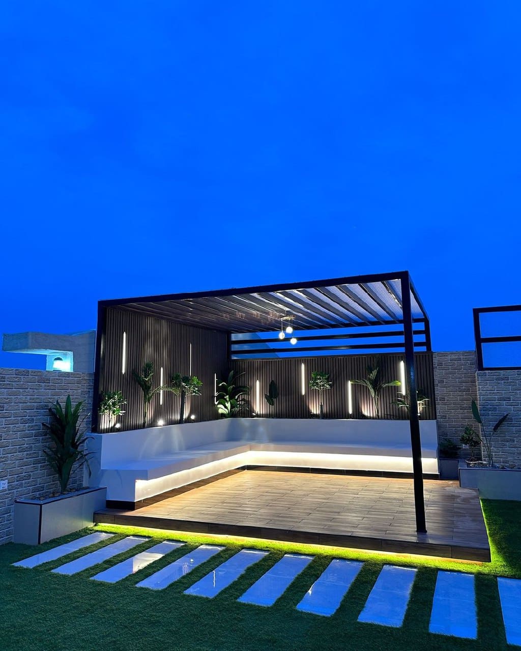 مظلات وجلسات خارجية (25)