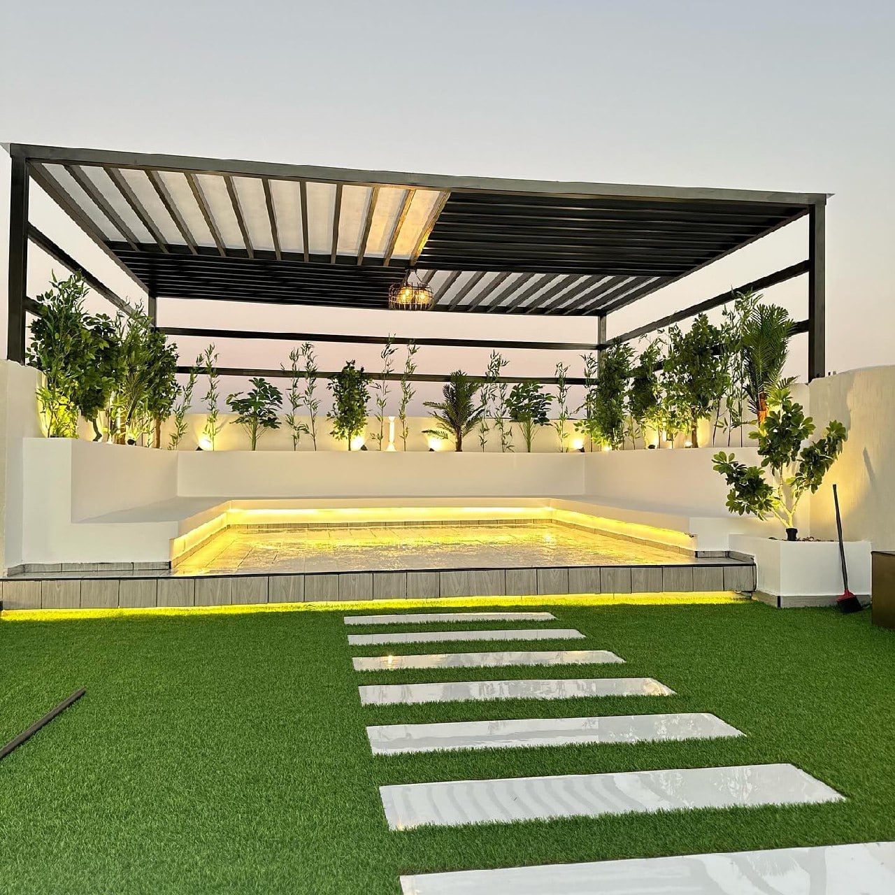 مظلات وجلسات خارجية (26)